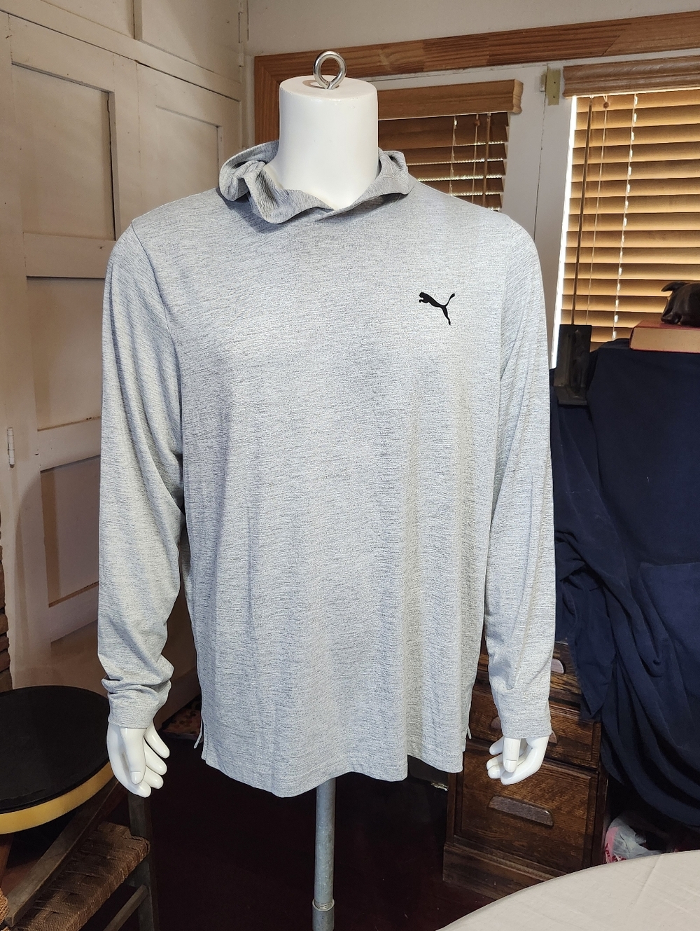 Puma Men’s Heather Light Gray Hooded Long-Sleeve Tee - Size XL